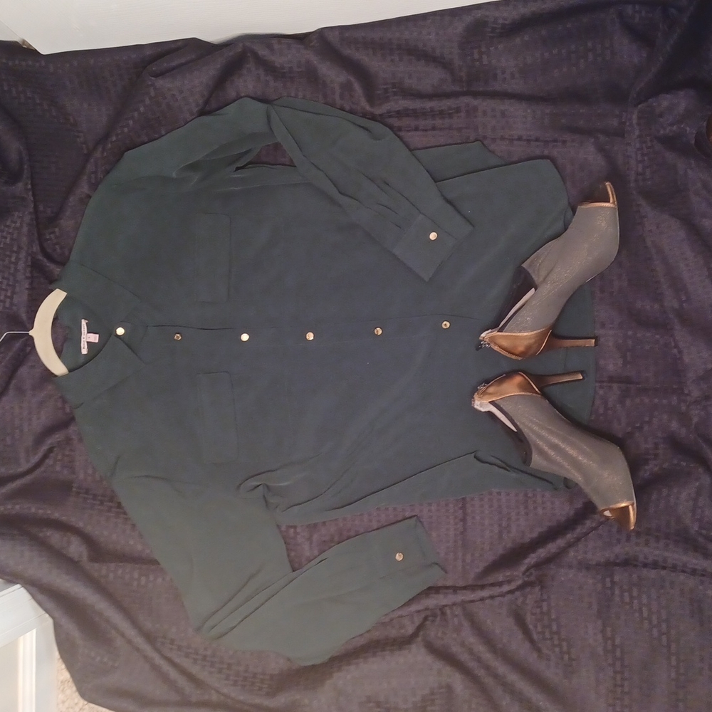 Juicy Couture women's blouse size 6 evergreen